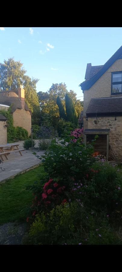 Aldon Farmhouse Villa Yeovil Exteriör bild